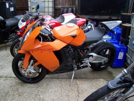 Keep the power, make it smooth were the instructions for the ECU remap to this RC8. So that's what we did.