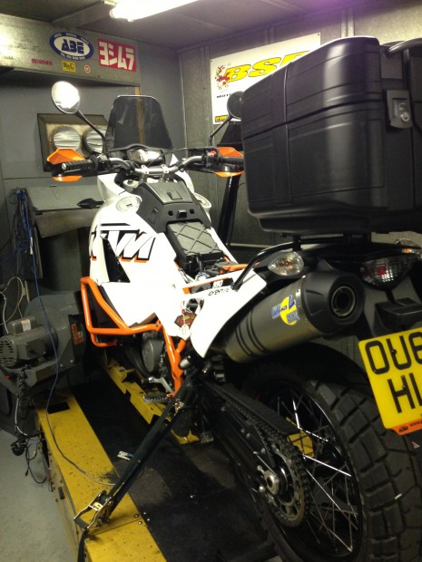 Phil's KTM strapped to the Dyno med-ECU remap...