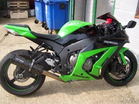 2012 Kawasaki ZX-10R with Two Brothers end-can ECU remap – 184bhp at the rear wheel with a major mid-range boost