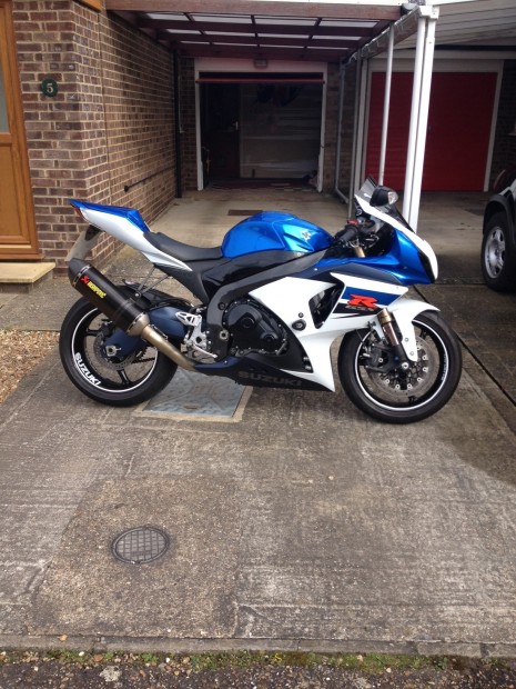 Time was tight on this GSX-R but we got the ECU remapped and the engine running happily on its Yoshi can...