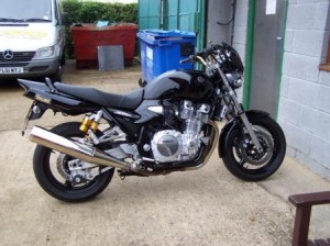 Yamaha XJR1300 fitted and set up with one of the modified power commanders we sell. 
