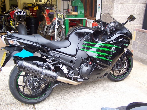 A fast bike made faster... Kawasaki's ZZR is a monster post ECU remap.