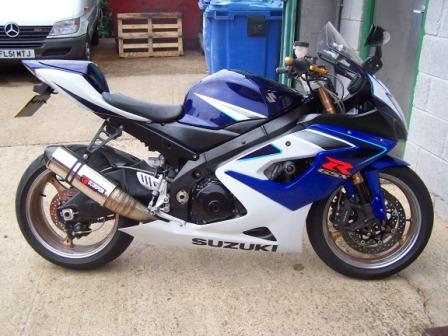 The generic map loaded into this GSX-R1000 was way too lean...