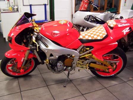 1998 Yamaha R1 showbike special engine rebuild after gearbox explosion…