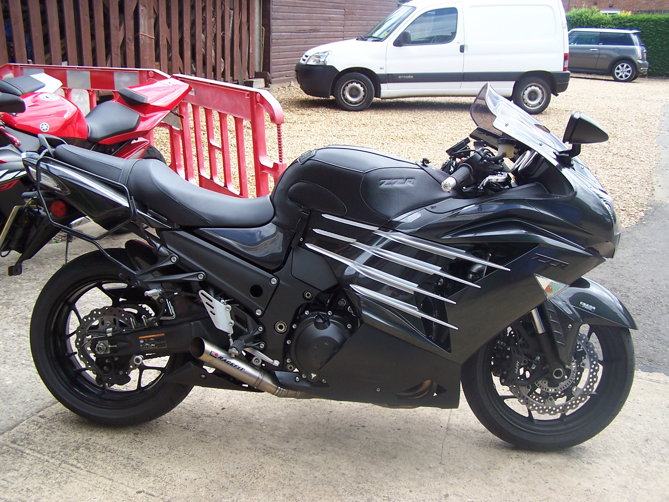 2017 ZZR1400 ECU remap – noisy, but 200bhp at the back wheel not to be sneezed at!