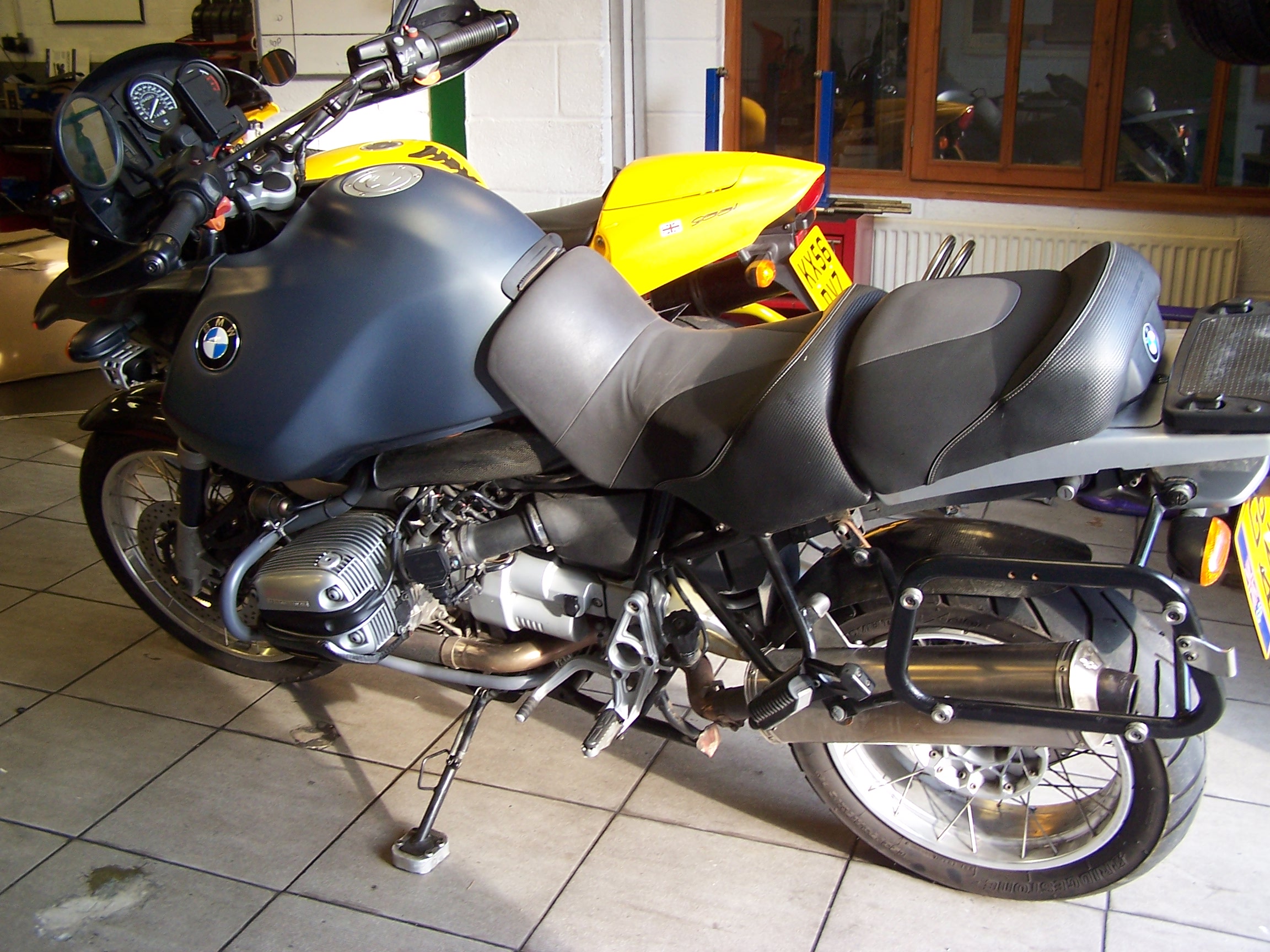 BMW R1150GS booked in by it’s owner for various brake work