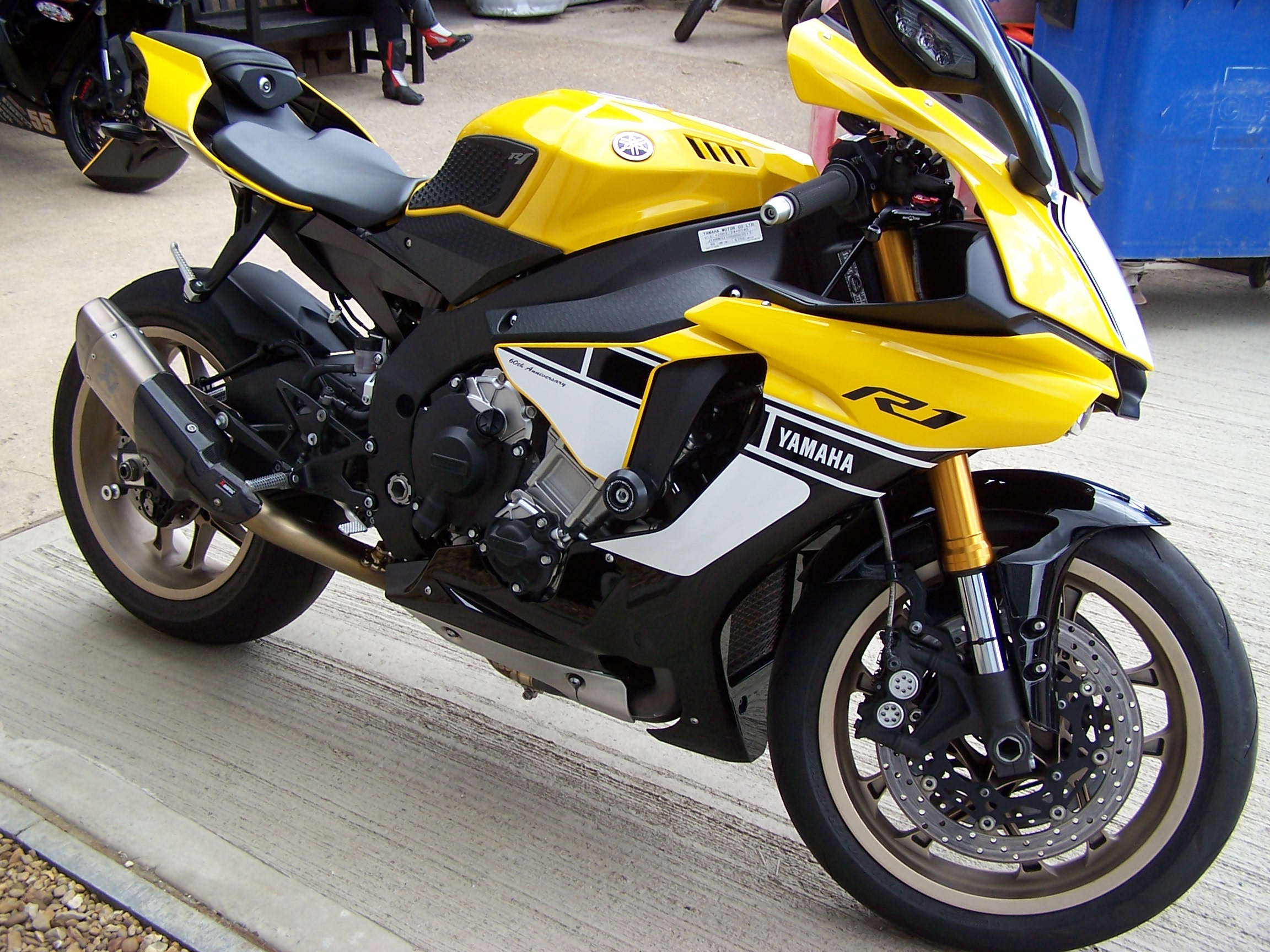 Yamaha R1 2016